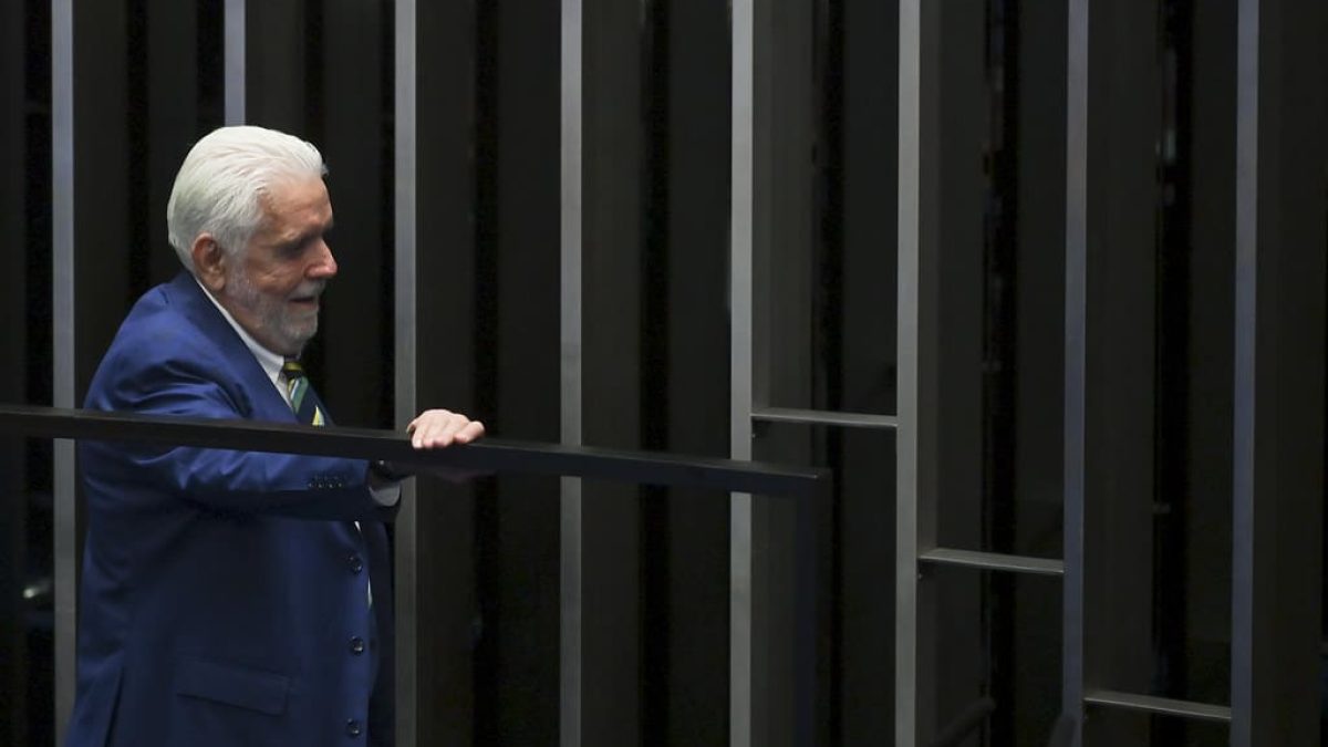 Lula deve pedir a Jaques Wagner que renuncie à liderança do PT no Senado após operação da PF