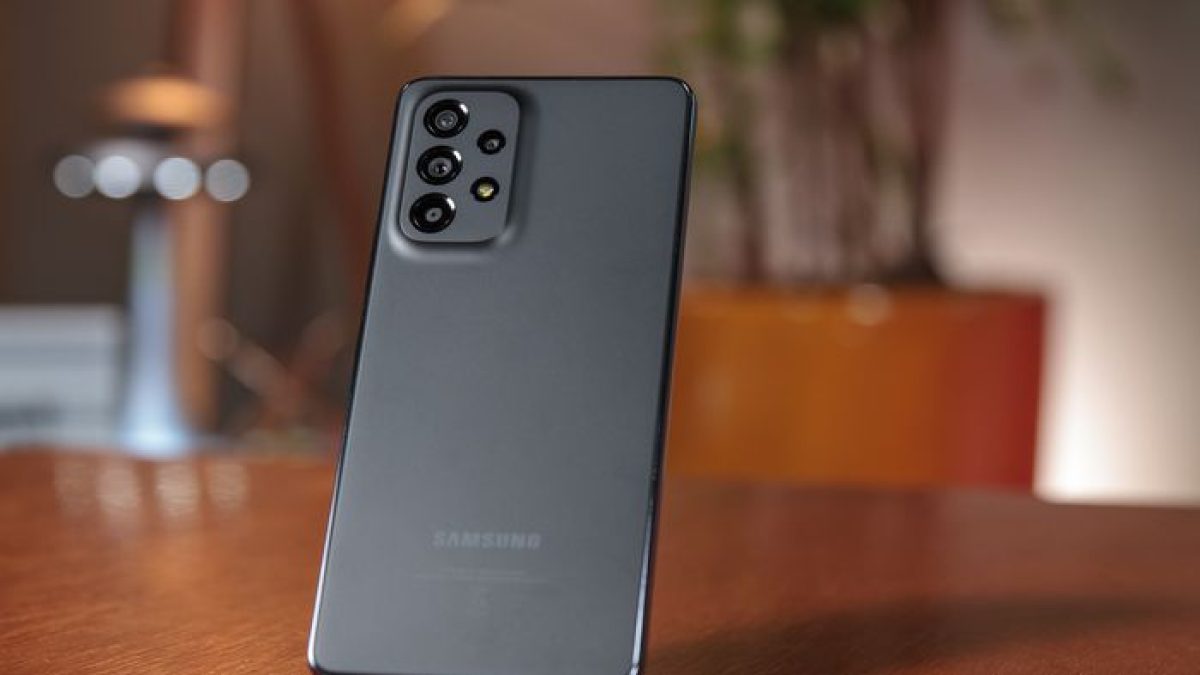 Samsung pode deixar Galaxy S22 e outros sem One UI 8.5