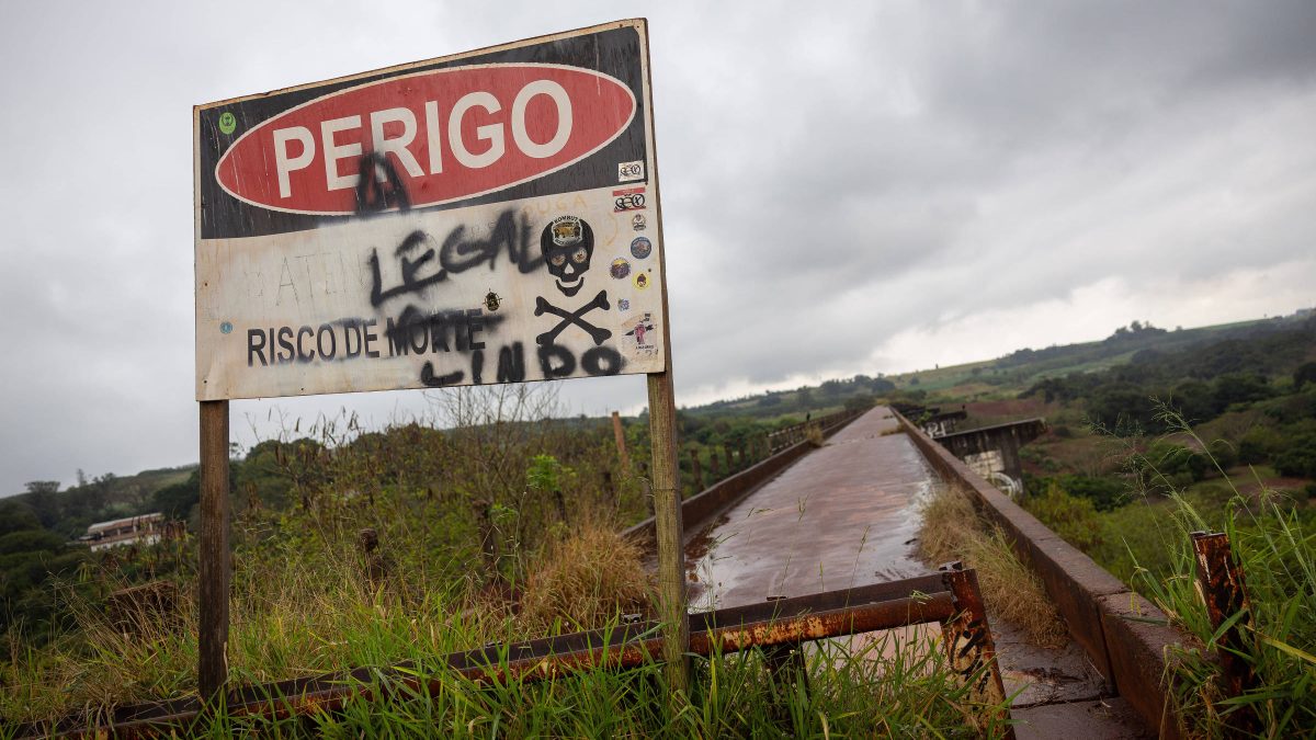 Governo estuda demolir ponte do Esqueleto após morte de jovem em salto sem corda
