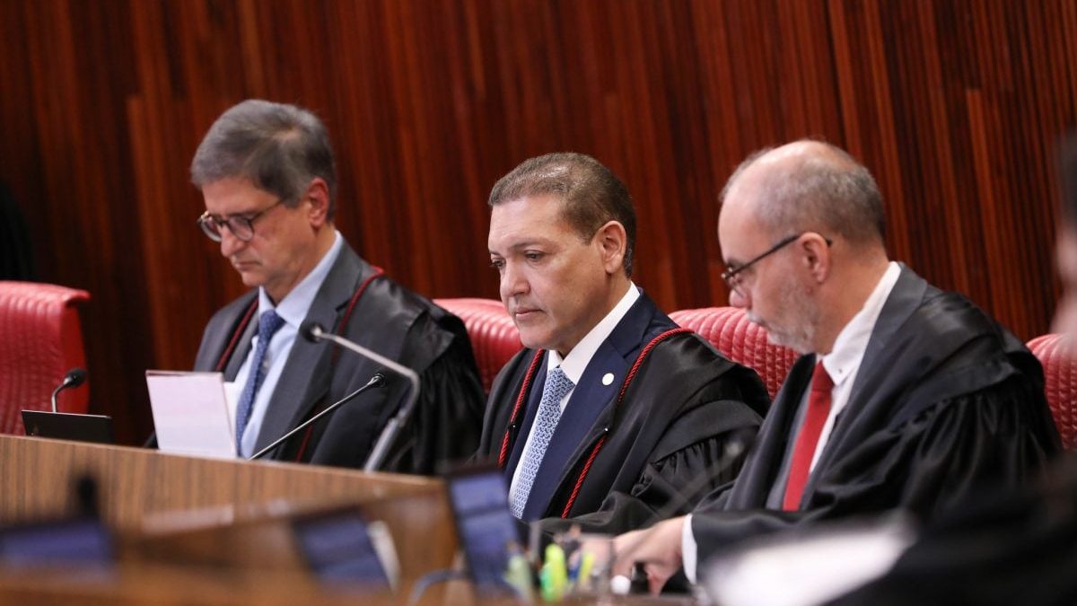 Pedido de vista adia referendo de liminar de Kassio sobre pesquisas no TSE