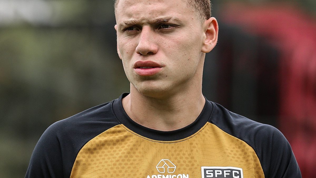 Maik ganha chance com Dorival e será avaliado em intertemporada do São Paulo