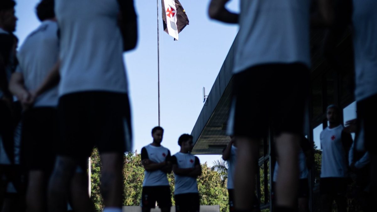 Ainda sem técnico, Vasco se reapresenta e inicia preparação para segundo semestre