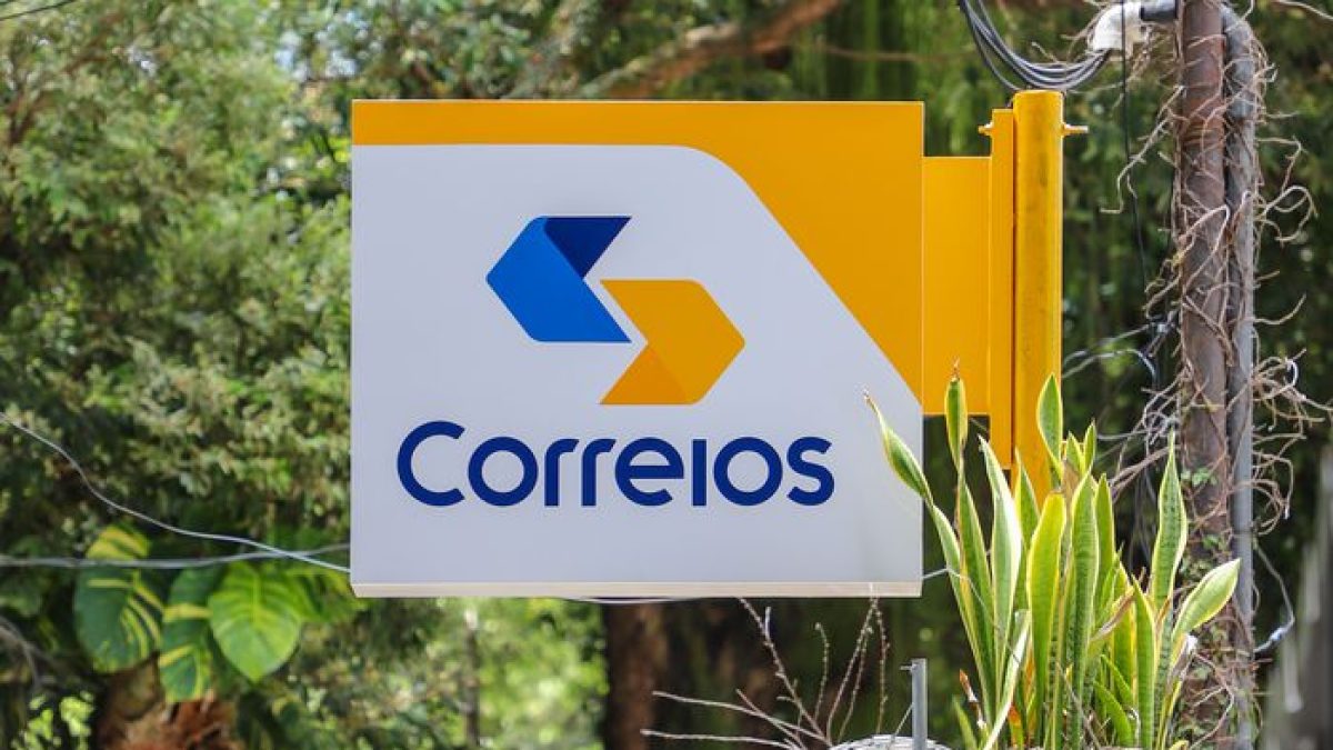 Governo estuda permitir devolução de celular roubado nos Correios