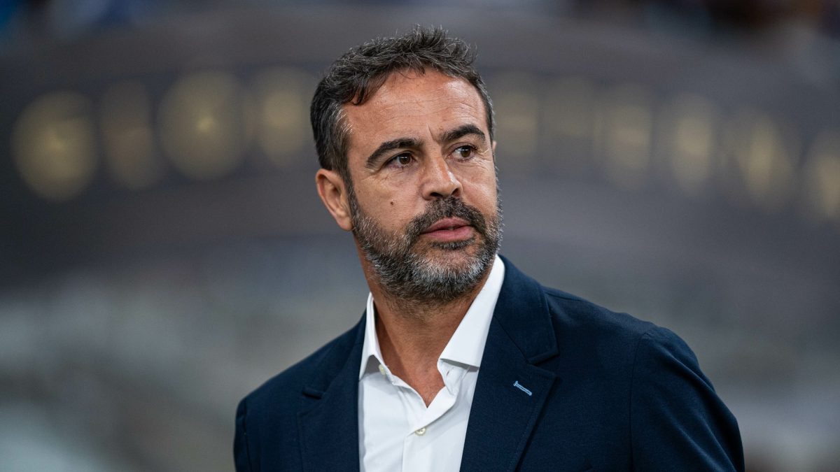 Artur Jorge indica como o Cruzeiro vai atuar na janela de transferências