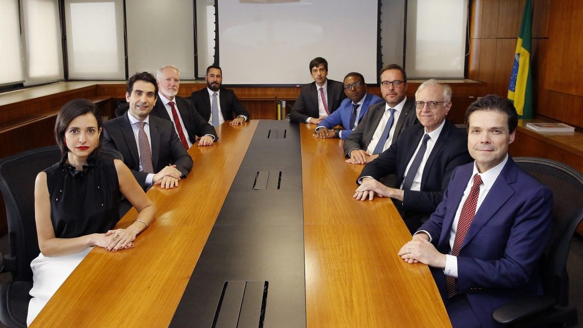 Brasil deve manter maior taxa real de juros do mundo mesmo com novo corte na Selic