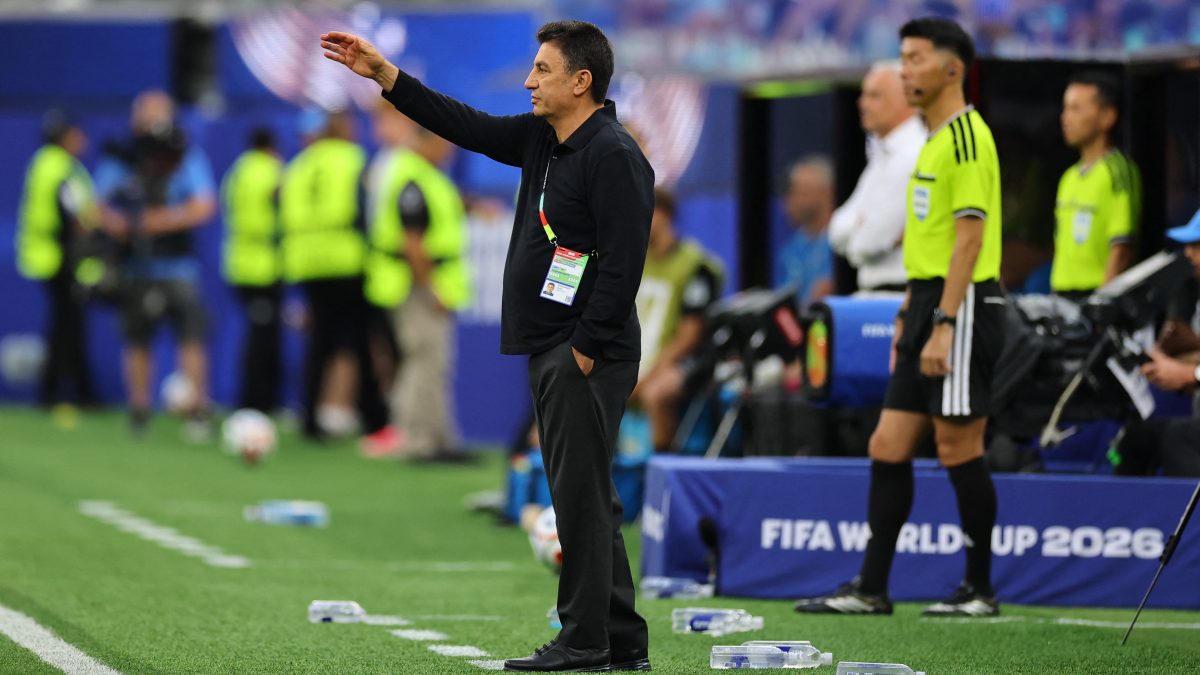 Técnico do Irã analisa chances de classificação: "Pode espalhar alegria"