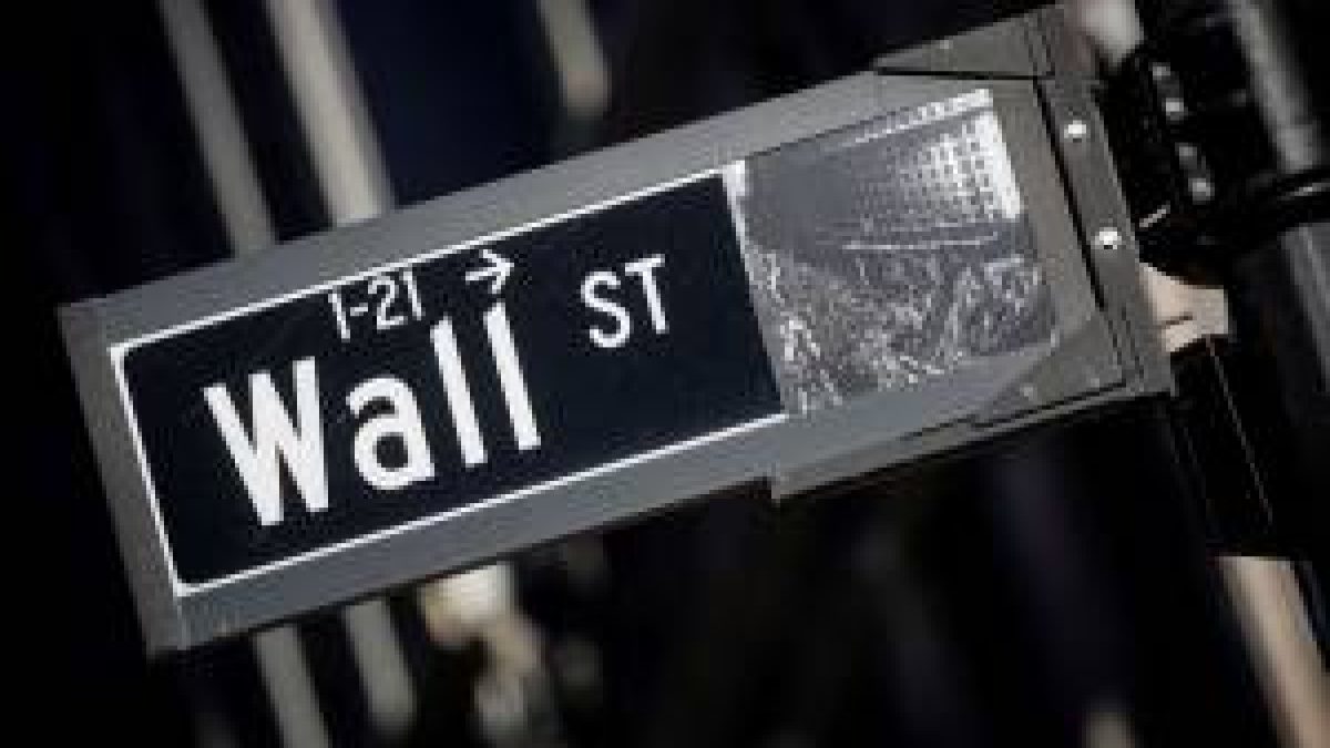 Wall St cai com liquidação em tecnologia por preocupações com Fed e gastos em IA