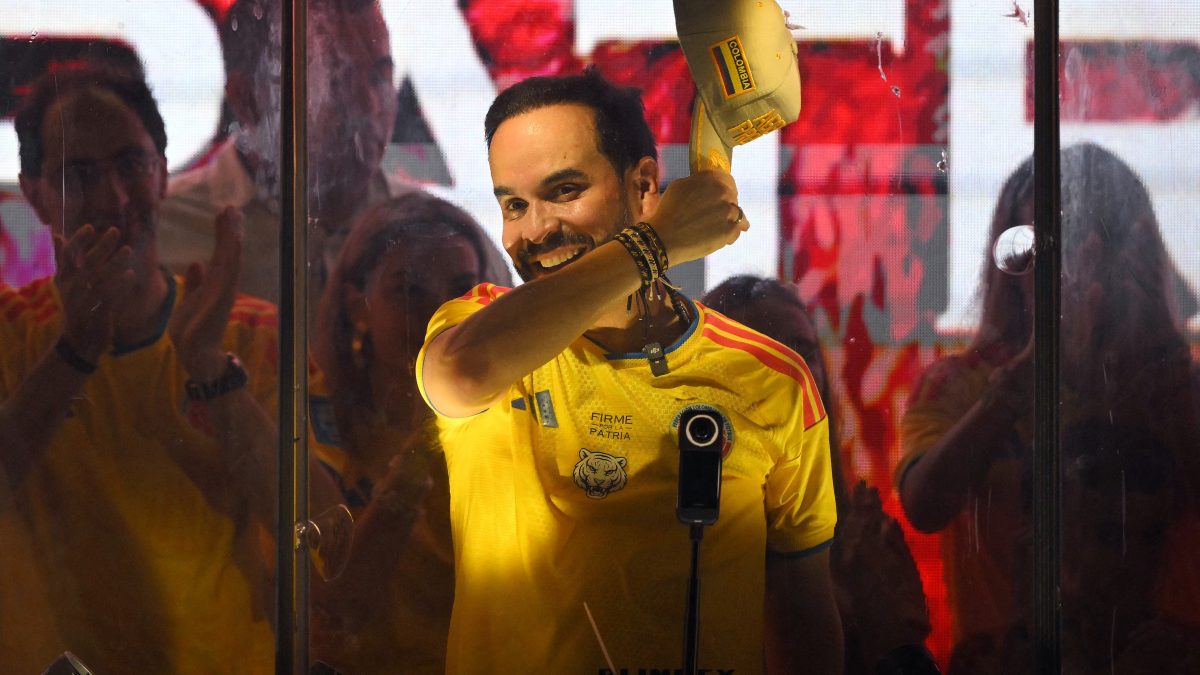 Candidato de esquerda reconhece vitória de Abelardo de la Espriella na Colômbia