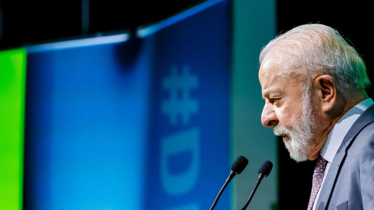 Lula avalia desgaste e adia decisão sobre permanência de Jaques Wagner na liderança do governo
