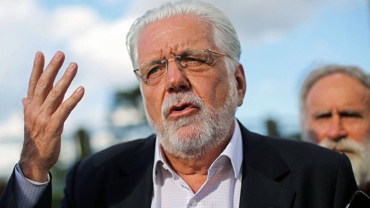André Mendonça autoriza operação da PF contra Jaques Wagner em investigação do Banco Master