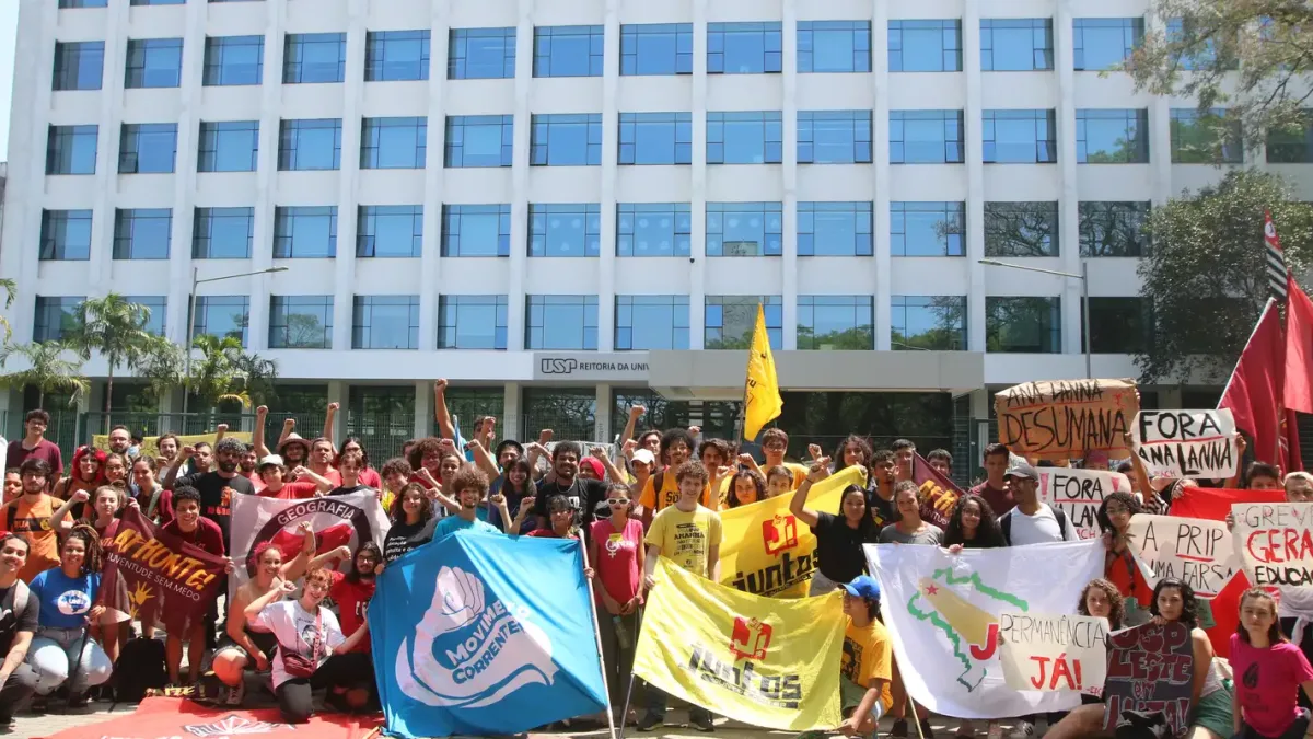Após votação apertada, estudantes da USP encerram greve de quase dois meses