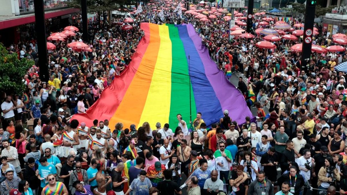 30ª Parada LGBT+ de SP ocorre domingo na Paulista; diretoria destaca conquistas que saíram das ruas para os tribunais