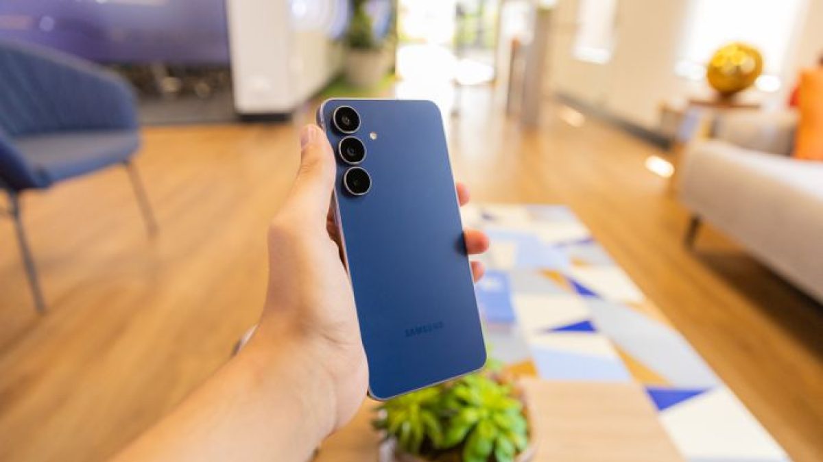 Rumor: Samsung pode trocar acabamento do Galaxy S26 FE para baratear produção