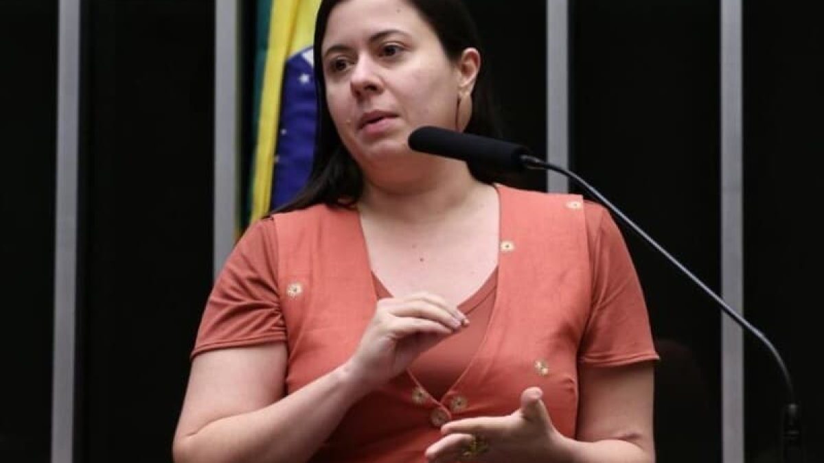 Sâmia Bomfim propõe inelegibilidade para condenados por homotransfobia