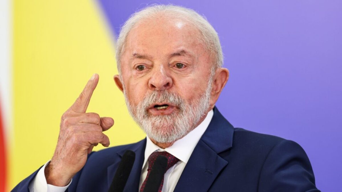 Governo amplia controle sobre conteúdo digital por decreto, aponta colunista