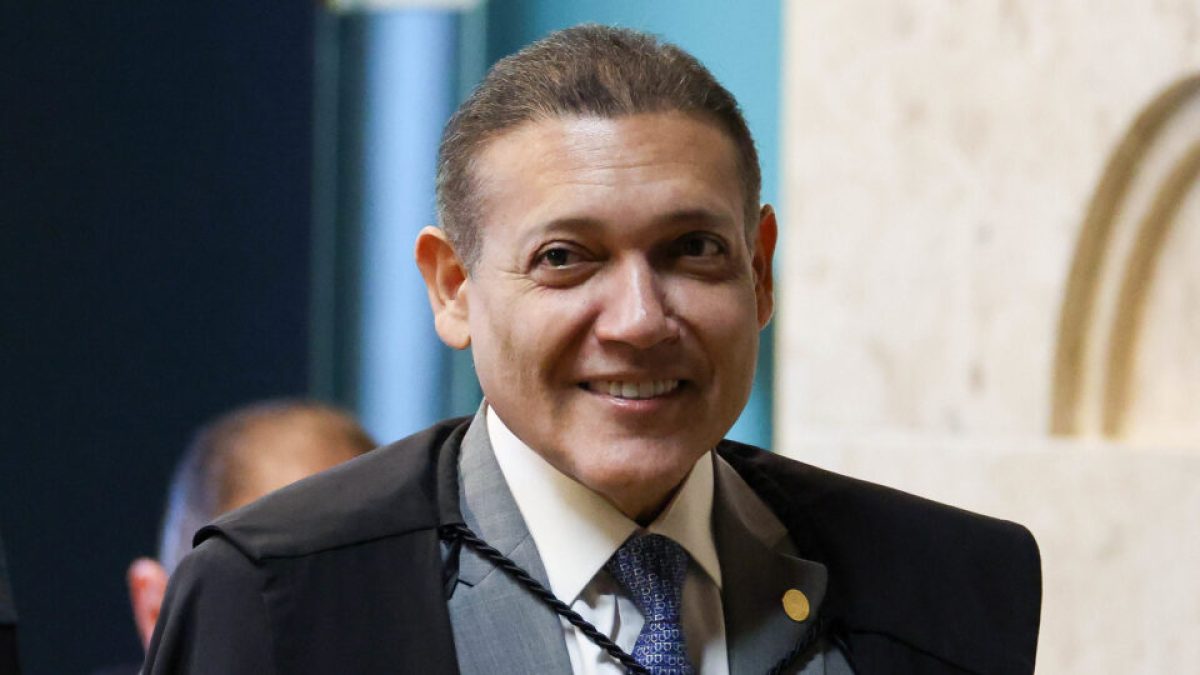 Fachin rejeita pedido de oposição para afastar Nunes Marques de caso sobre CPI do Master