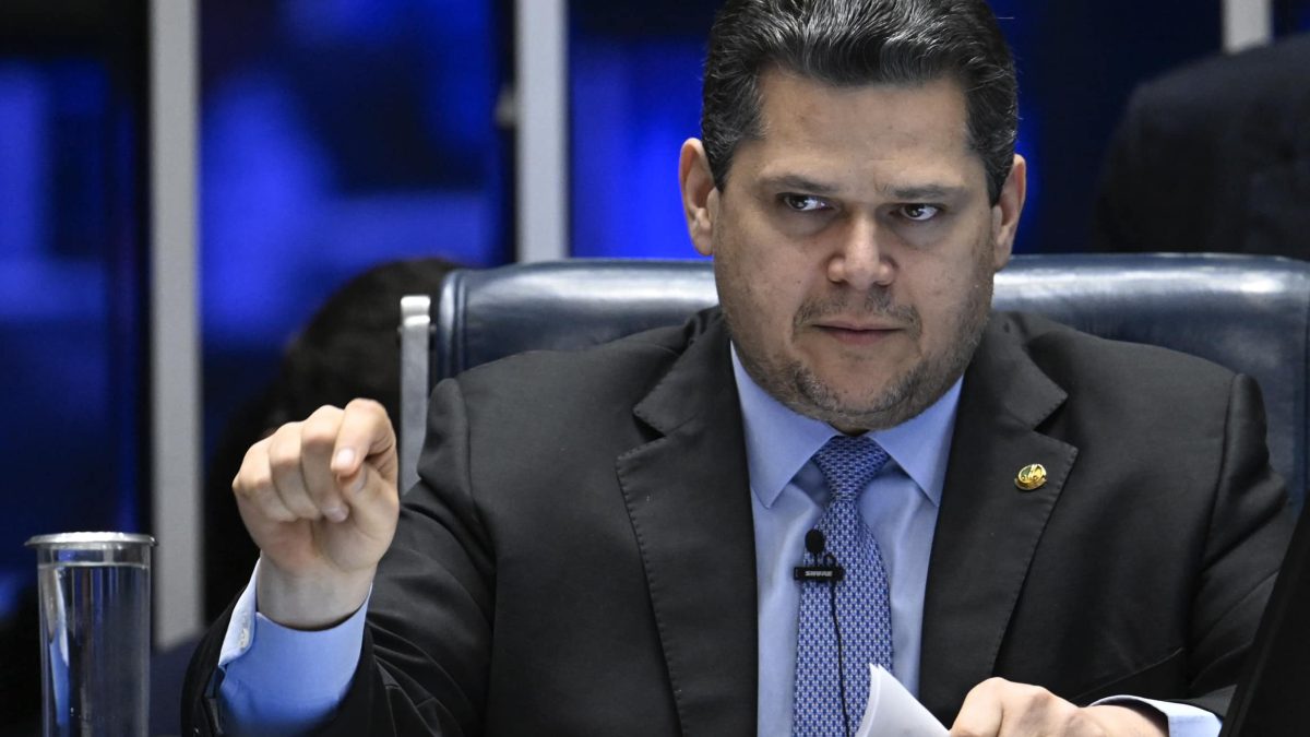 TV Fórum: É preciso retomar pressão popular pelo fim da 6×1 para tirar Alcolumbre do conforto, diz Juliano Medeiros