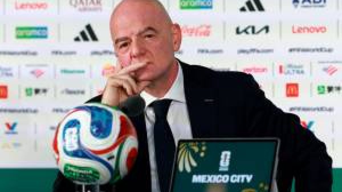 Infantino diz que intervalos para hidratação são puramente esportivos, não comerciais