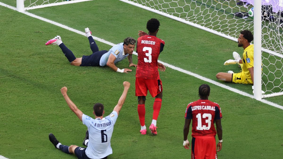 Vozinha falhou? Web se divide após gol do Uruguai contra Cabo Verde; veja reações