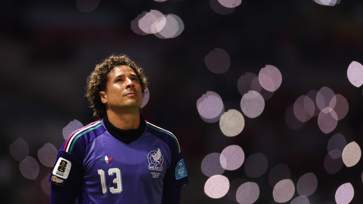 Ochoa se emociona com sexta participação em Copas: "Saio feliz por ter dado tudo pela seleção"