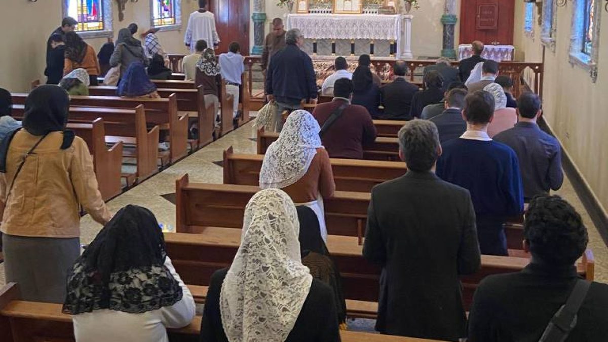Movimento ultraconservador da Igreja Católica que desafia o Papa cresce no Brasil