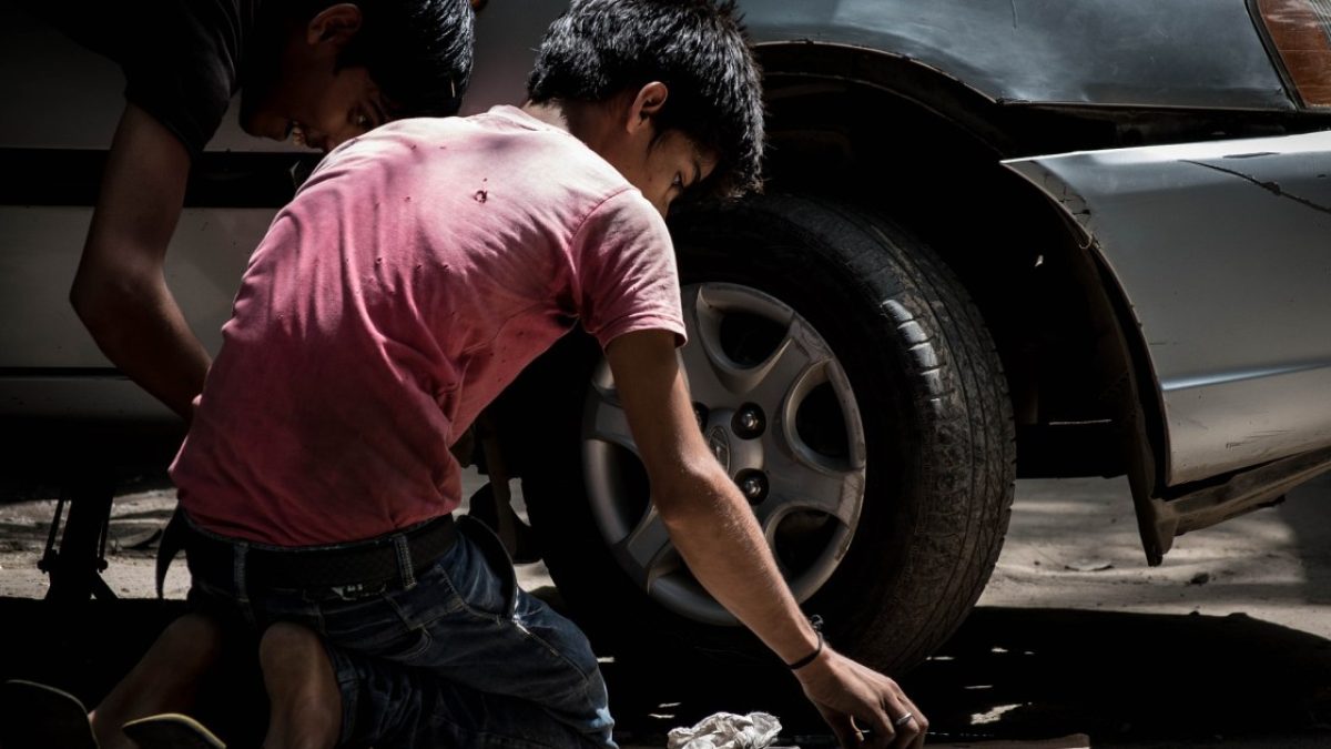 Pesquisa revela que 77% dos adolescentes que trabalham estão em trabalho infantil