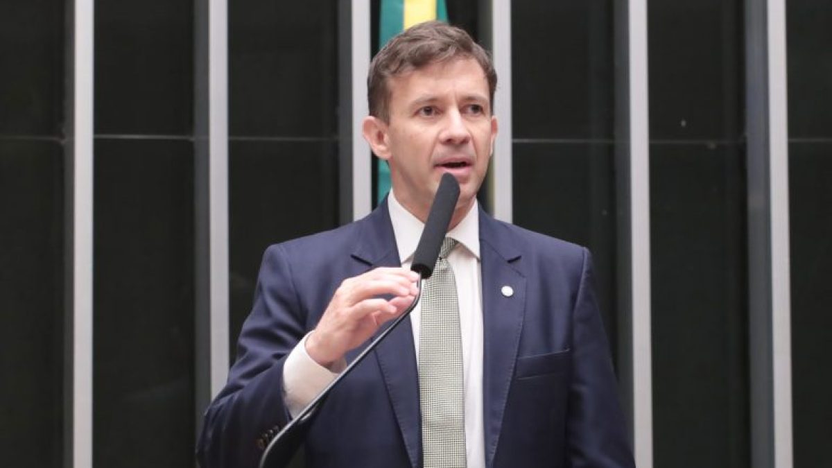 Projeto de lei concede isenção de taxa de vestibular a vítimas de desastres naturais