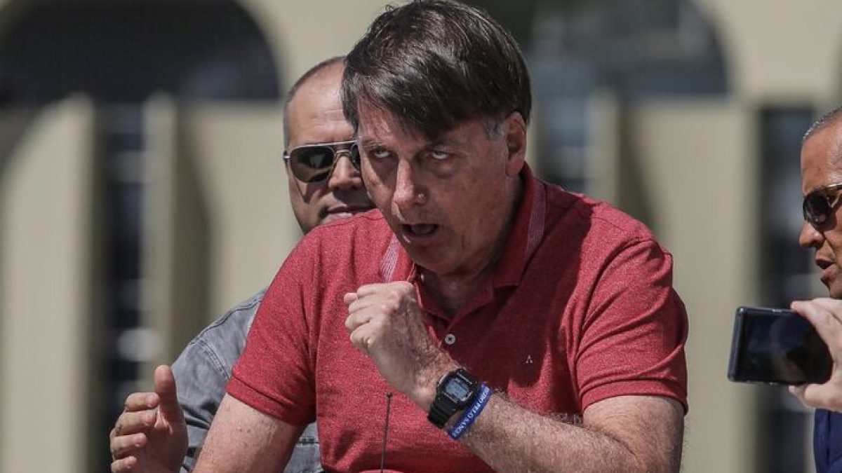 Moraes deve manter prisão domiciliar de Bolsonaro após relatório médico