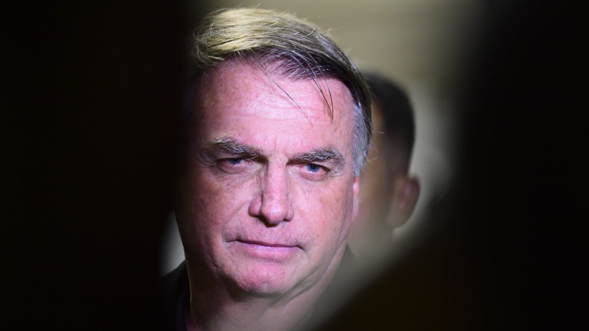 Moraes autoriza depoimento de Bolsonaro à Polícia Civil do DF sobre arma apreendida