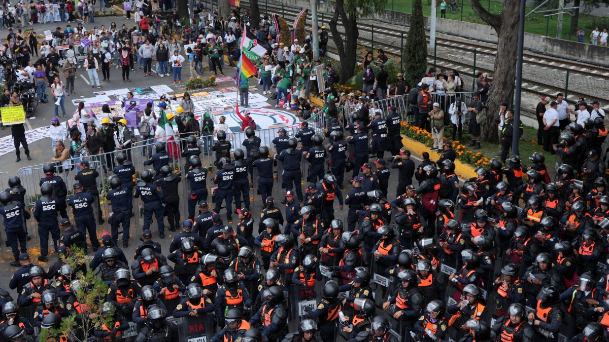 Protestos marcam abertura da Copa na Cidade do México com ação policial