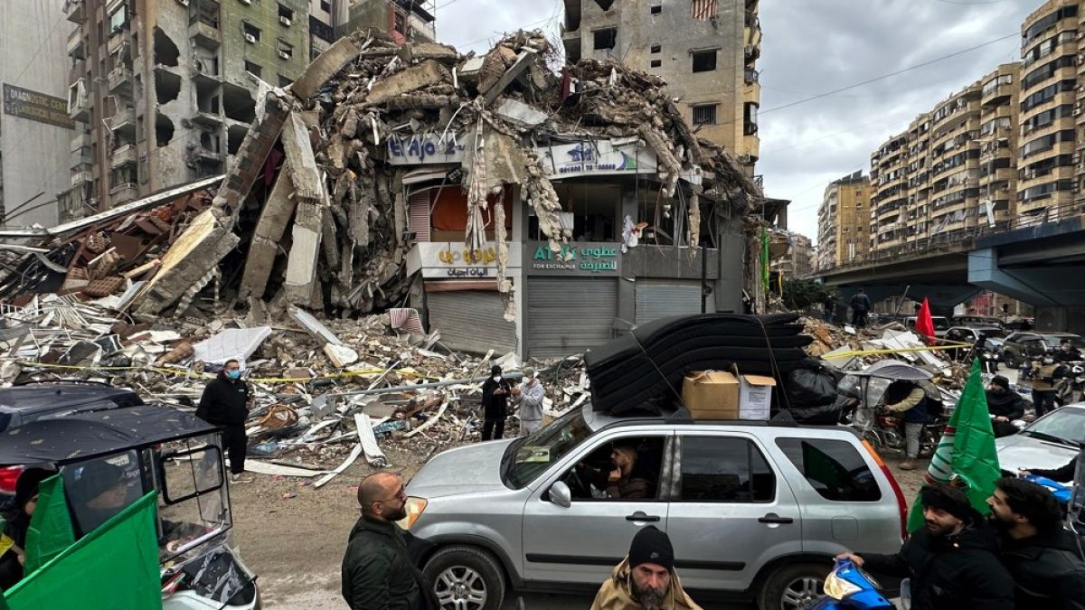 Israel bombardeia sul de Beirute e mata três pessoas, afirma Defesa Civil libanesa