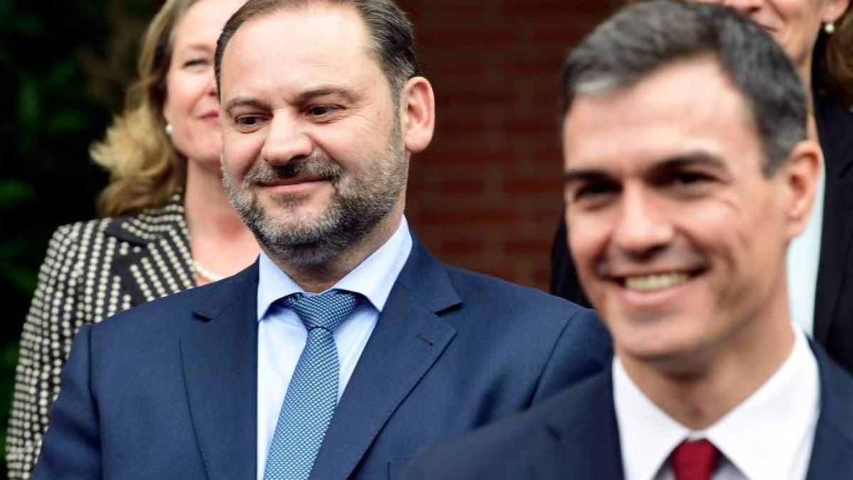 Ex-ministro espanhol é condenado a 24 anos de prisão por corrupção em contratos da Covid