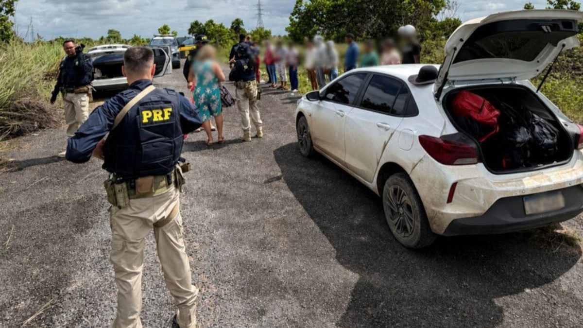 PRF resgata 108 cubanos e prende 5 coiotes em Roraima