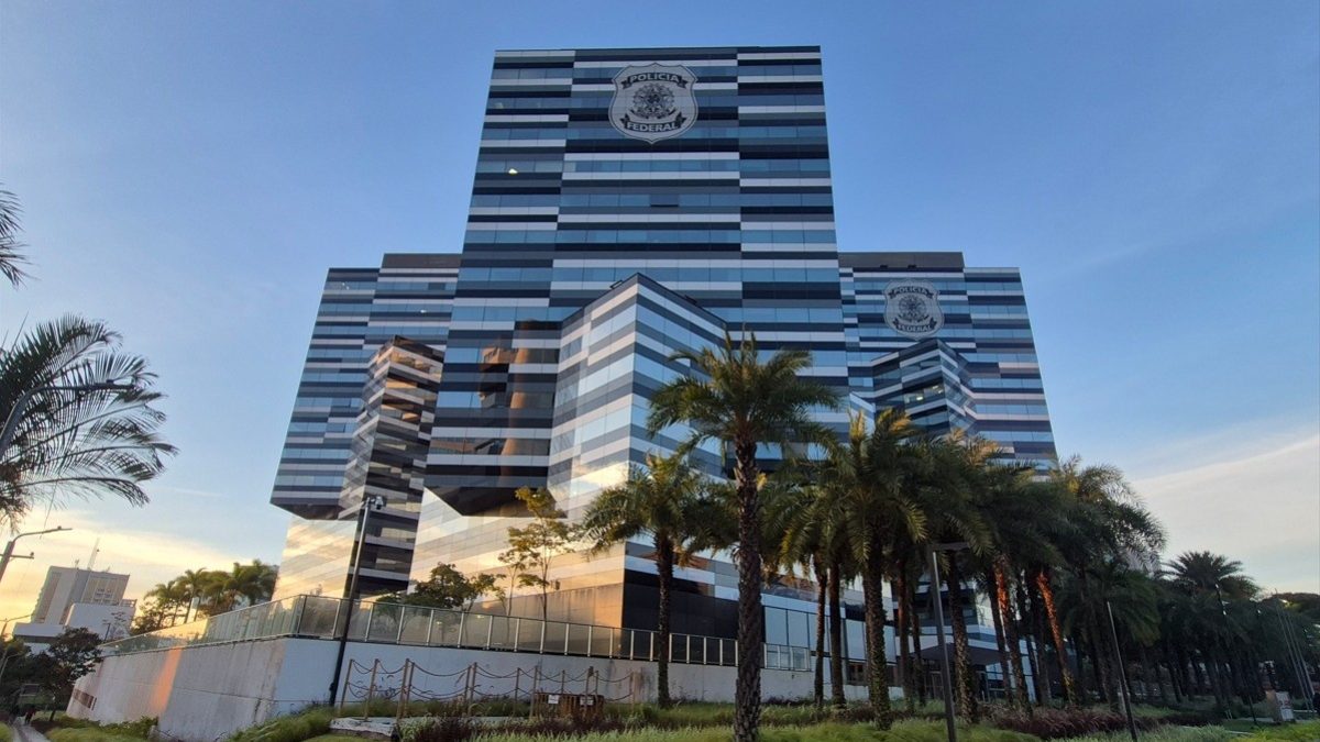 Justiça Federal expede 120 mandados em operação da PF contra corrupção e contrabando