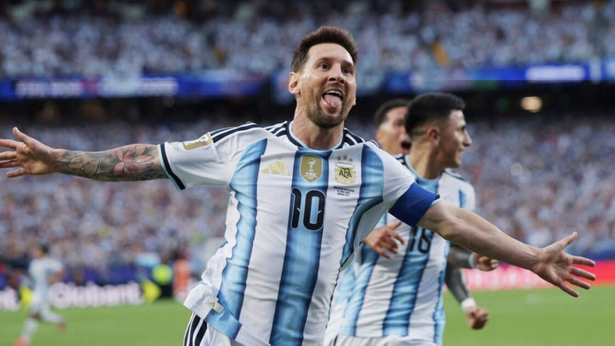 Messi iguala Klose como maior artilheiro em Copas com hat-trick contra a Argélia