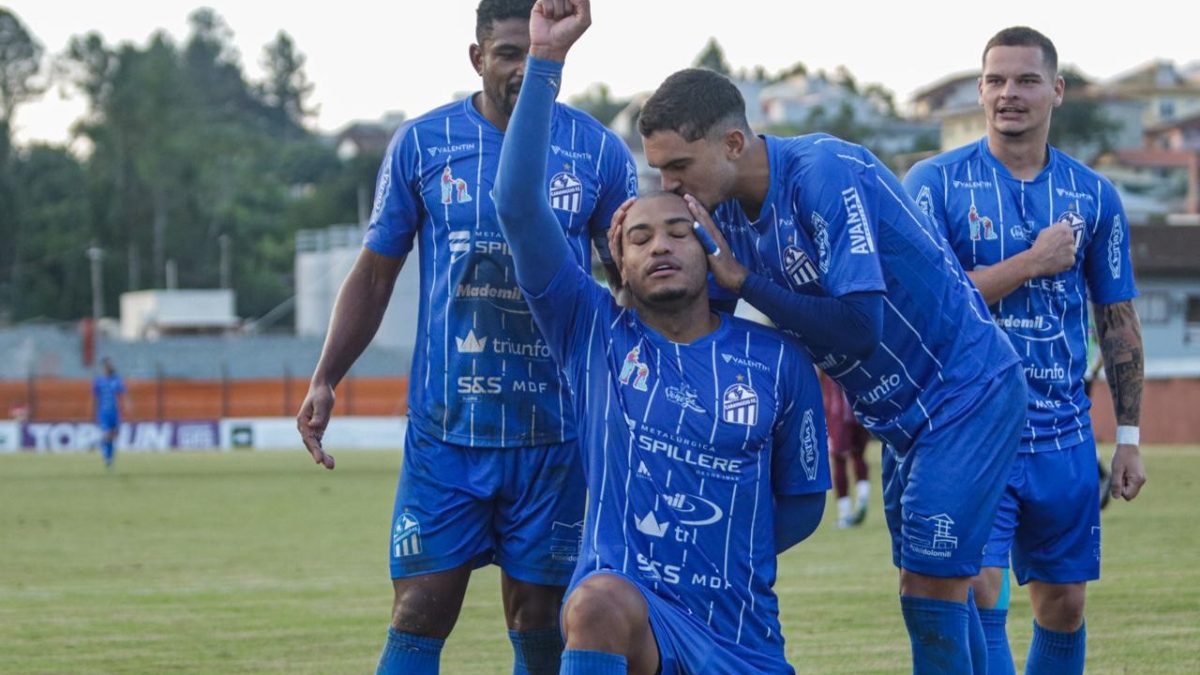 Protocolo antirracismo é acionado em jogo do Catarinense Série B após suposta ofensa