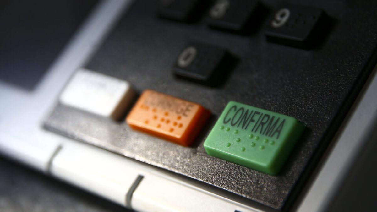 A cem dias da eleição, esquerda e direita já brigam nas redes sociais