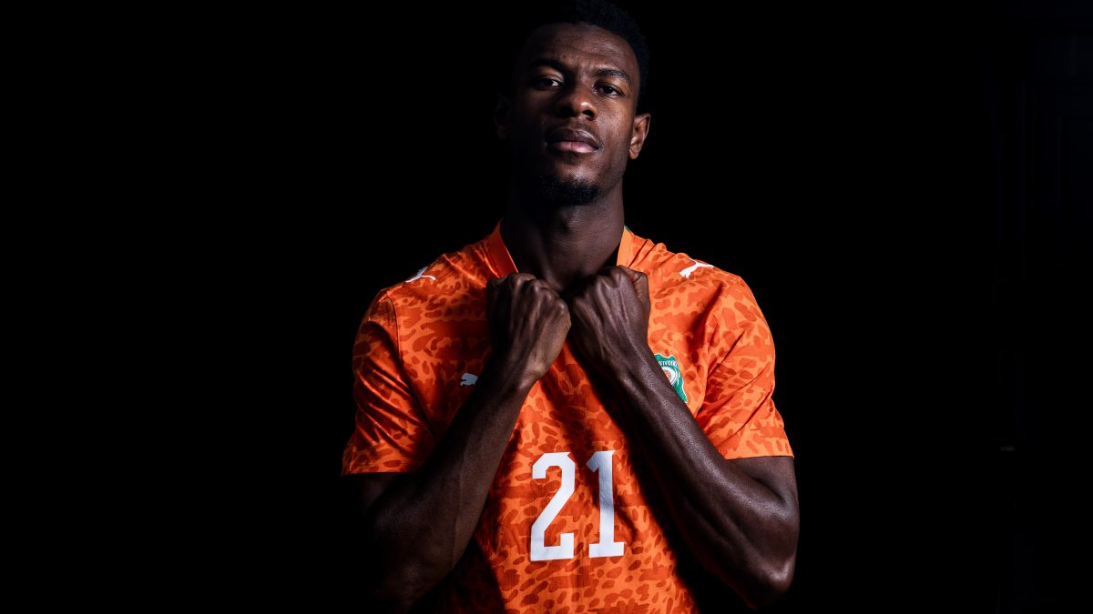 Do colapso em campo à estreia na Copa: Ndicka lidera zaga da Costa do Marfim após superar drama