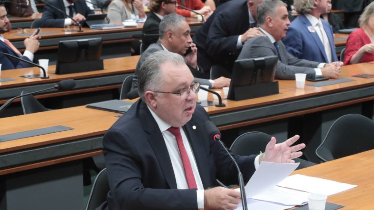 Comissão aprova projeto que permite doador indicar destino de recursos para fundo da pessoa idosa
