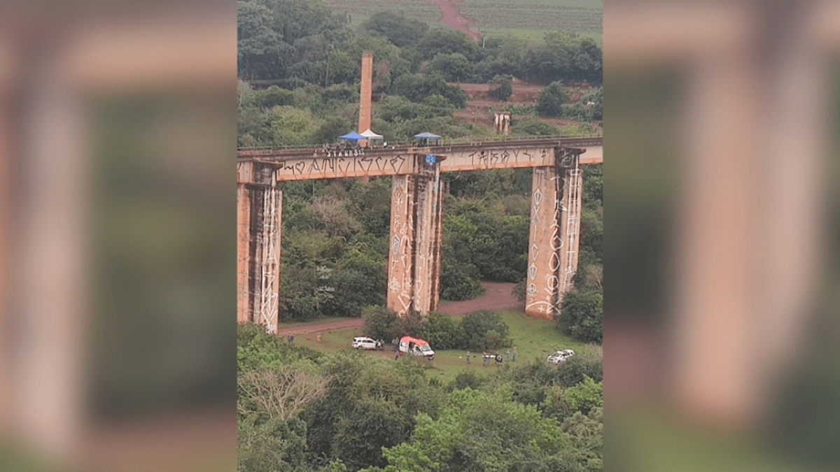 Mulher morre em rope jump após ser lançada sem corda de ponte de 35 metros