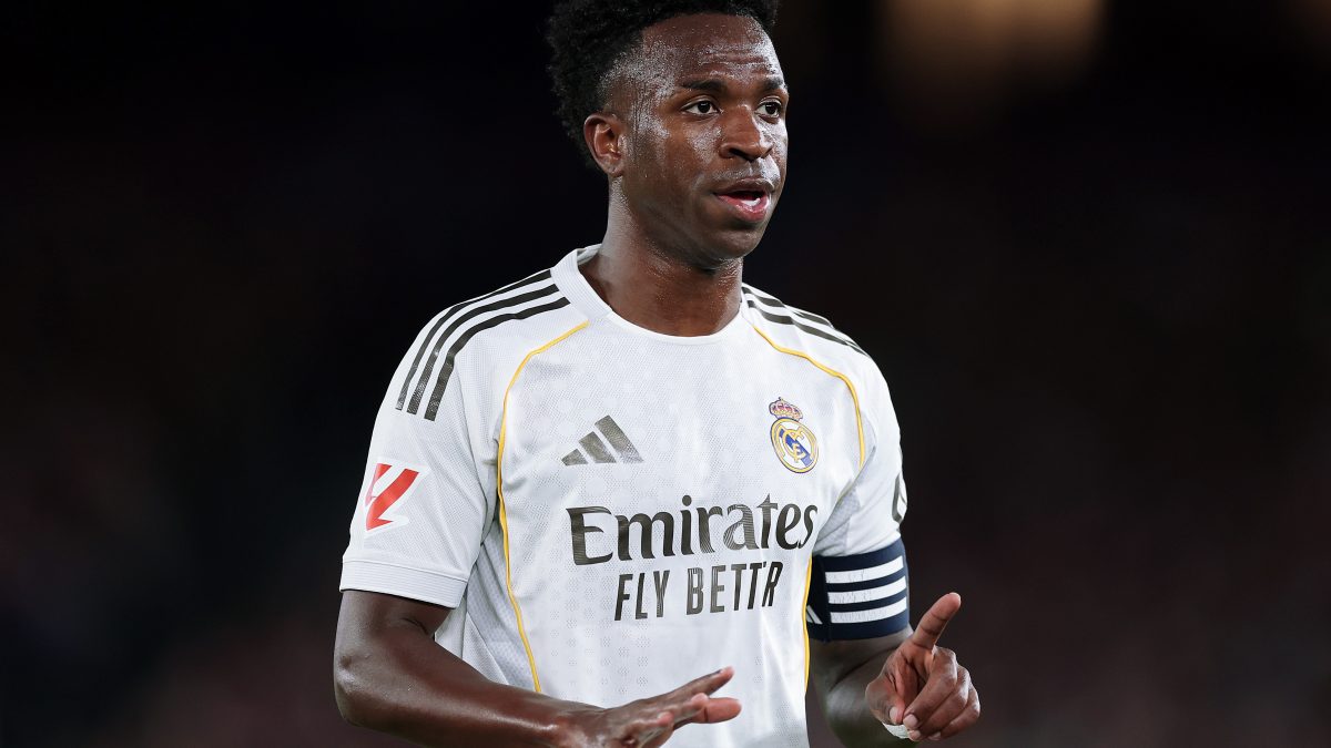 Torcedor do Atlético de Madrid é preso por ofensas racistas contra Vini Jr.