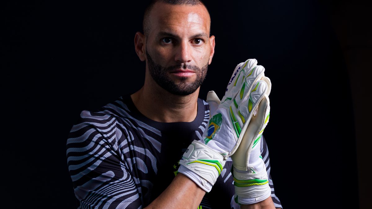 Weverton entra no segundo tempo e tem atuação tranquila na vitória do Brasil sobre o Egito
