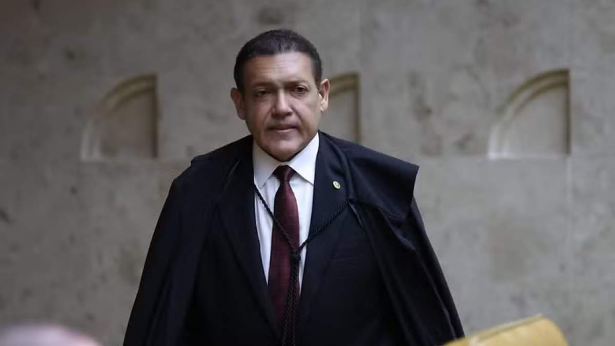 TSE julga hoje se mantém suspensão de pesquisa que mostra queda de Flávio