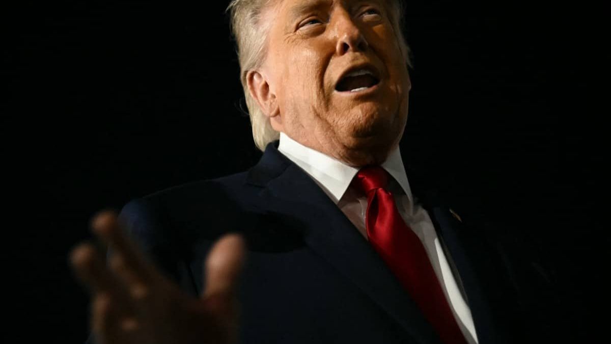 Após aumento da gasolina, Trump pede investigação de empresas petrolíferas