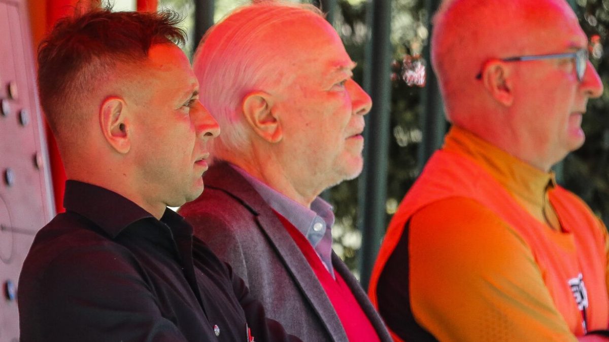 São Paulo adia decisão sobre executivo e mantém Rafinha no comando do futebol