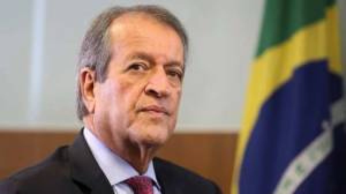 Admiro quem defende aquilo que acredita, diz Valdemar após briga de Flávio e Michelle