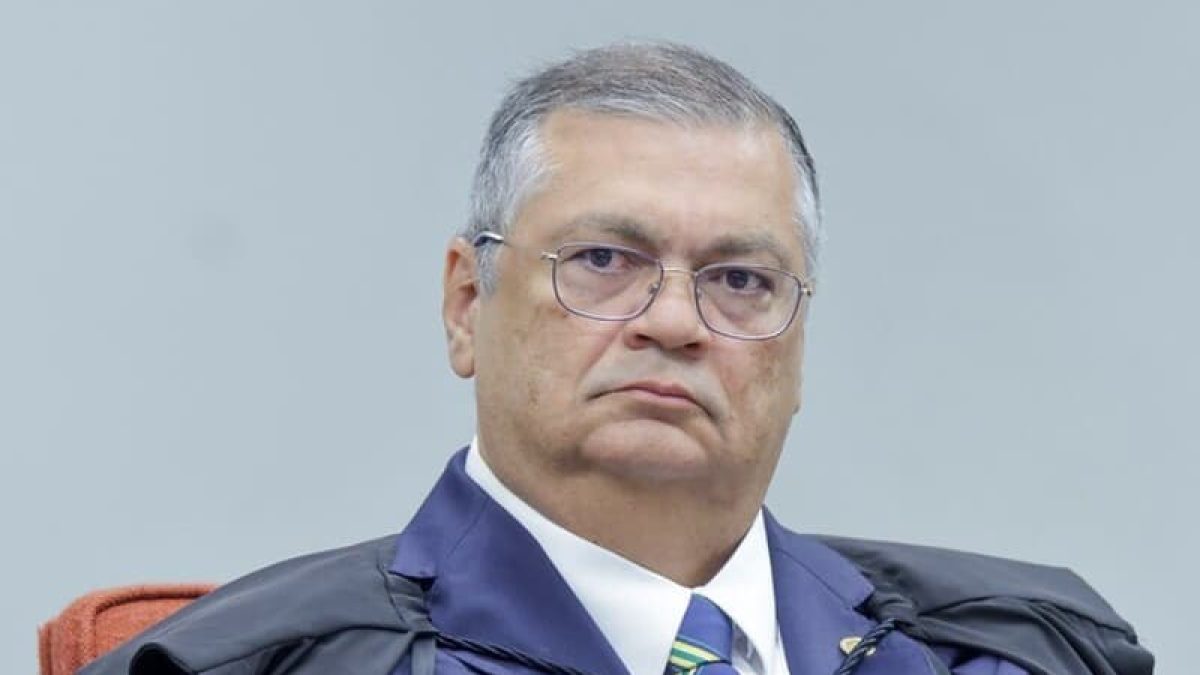 Dino estabelece multa de 1% ao dia para estados e municípios sem prestação de contas de emendas Pix