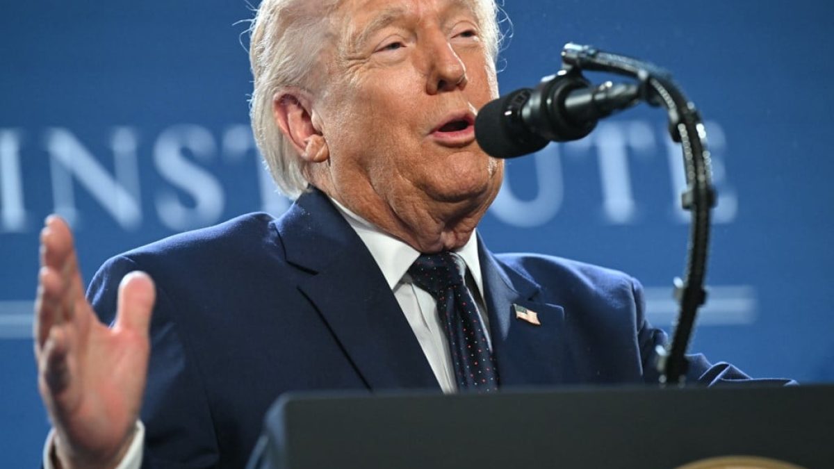 Tribunal dos EUA autoriza tarifa global de 10% de Trump com validade até julho