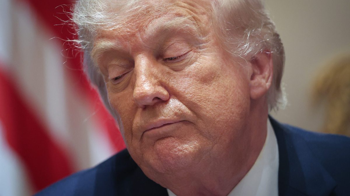 Guerra com Irã derruba aprovação de Trump para pior nível do mandato