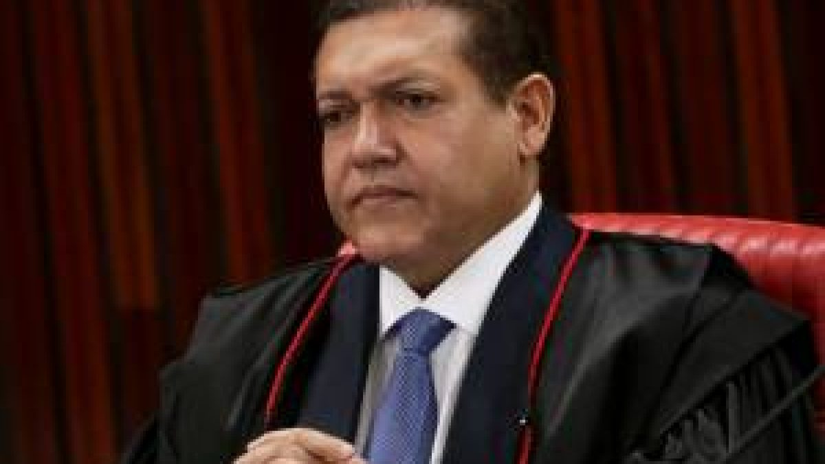 PGE contraria TSE e valida pesquisa que mediu impacto de caso Master sobre Flávio